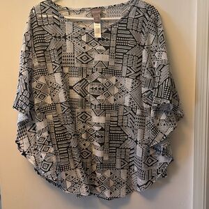 CHICOS L black white butterfly sleeved blouse with unique pattern